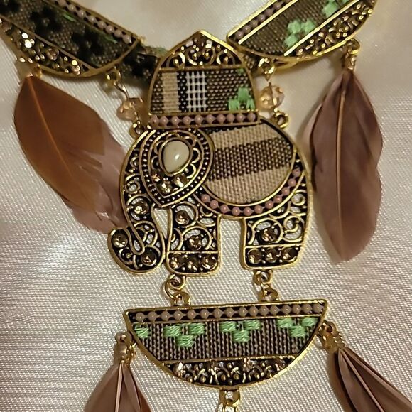 GIRASOL Large ethnic necklace with beads and feathers - Picture 2 of 4